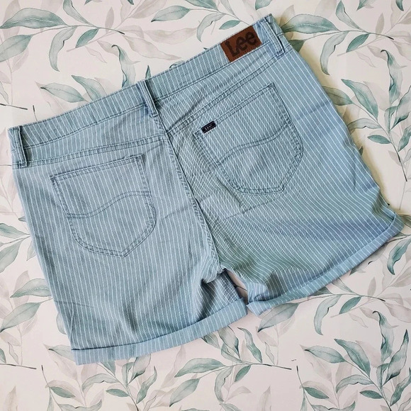 LEE | Mid Rise Short in Light Stripe sz 18M - Picture 2 of 8